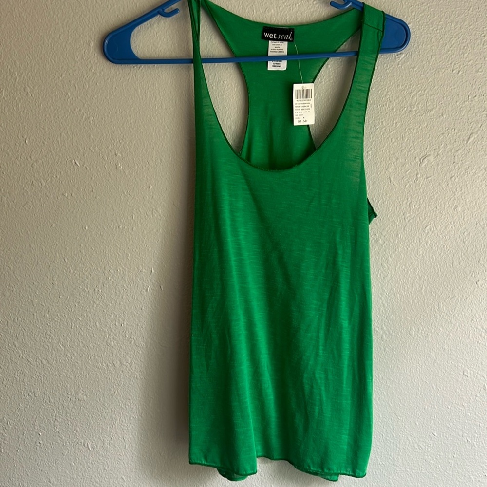 Wet seal green tank, tags on medium